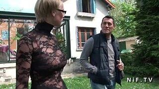 Великолепную французскую блондинку с большими сиськами проанализировали - порно видео